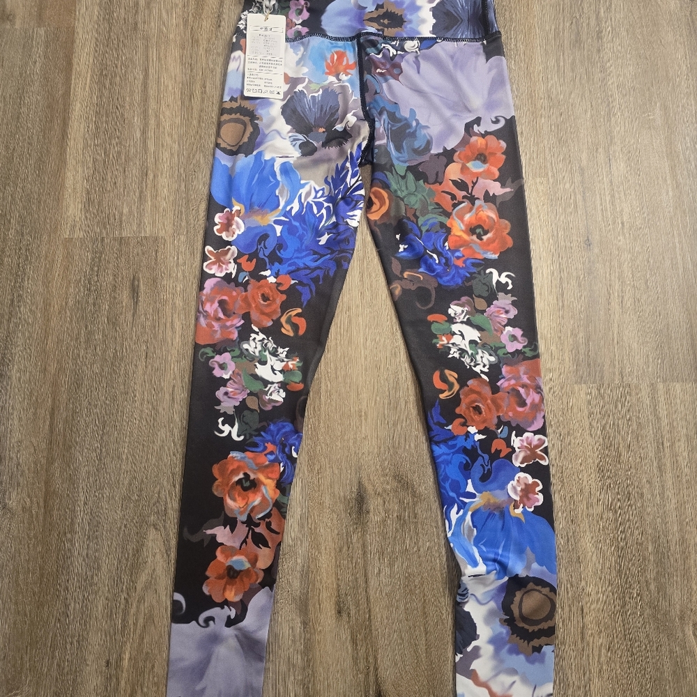 NWT Ruzzfair Leggings – Buttery Soft & Flattering Fit – Size M